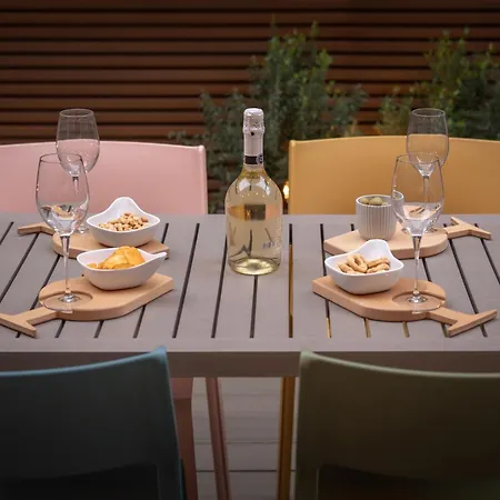 Mari Flat - Metro Pincetto - Italywego *