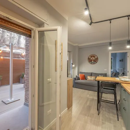 Mari Flat - Metro Pincetto - Italywego Apartmán *