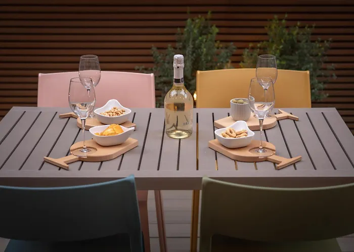 Mari Flat - Metro Pincetto - Italywego *