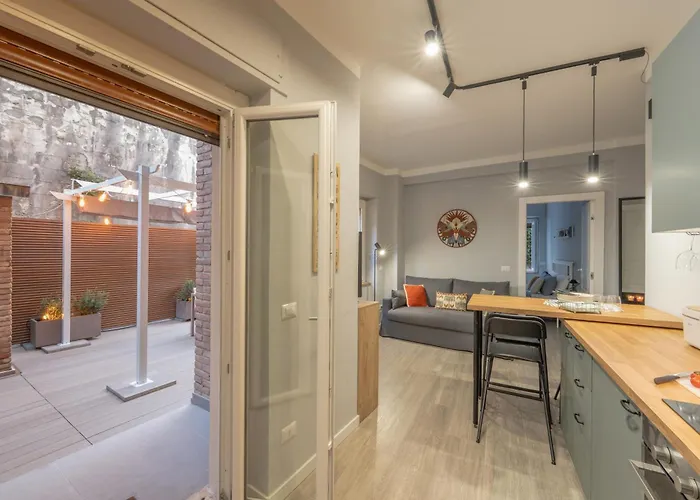 Mari Flat - Metro Pincetto - Italywego Apartment *