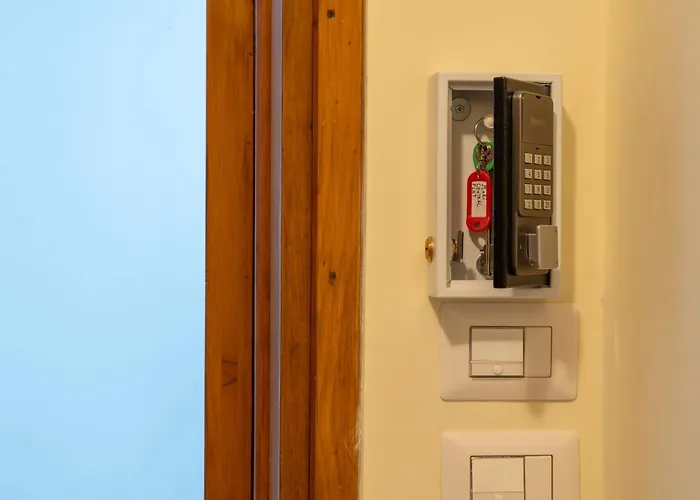 Mari Flat - Metro Pincetto - Italywego *